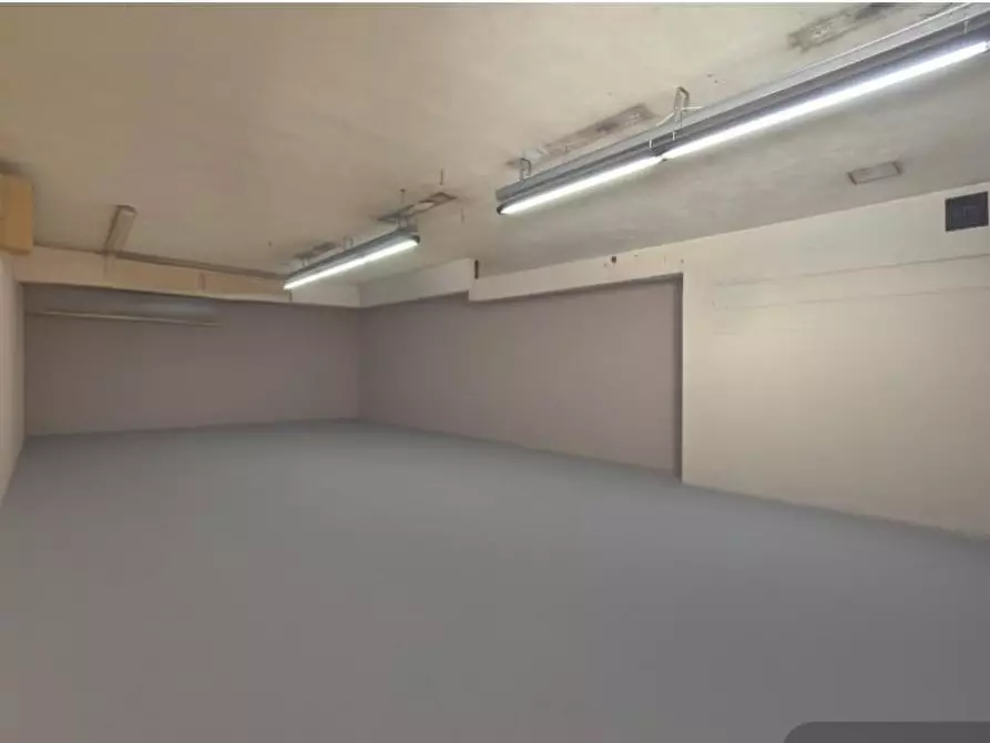 Immagine 8 di Locale commerciale in affitto  a Fucecchio