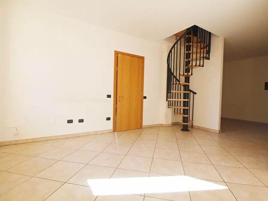 Immagine 4 di Appartamento in vendita  a Vinci