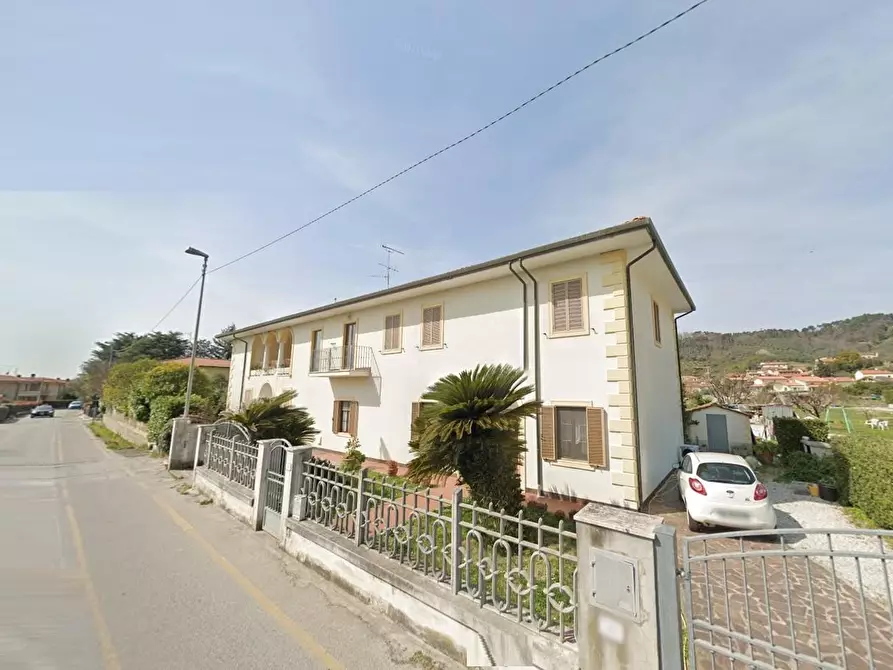 Immagine 2 di Appartamento in vendita  a Massarosa