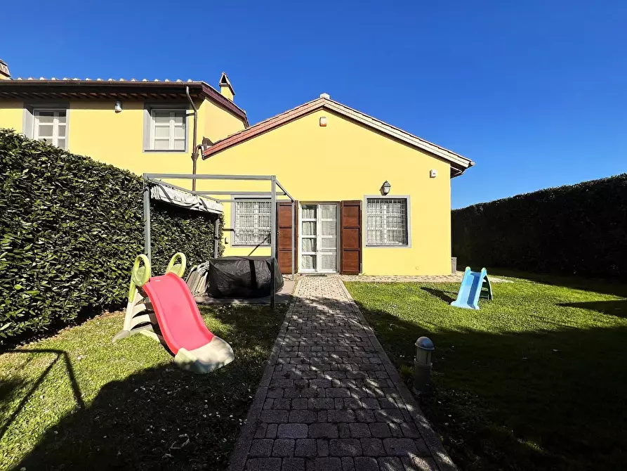 Immagine 2 di Villetta a schiera in vendita  a San Giuliano Terme