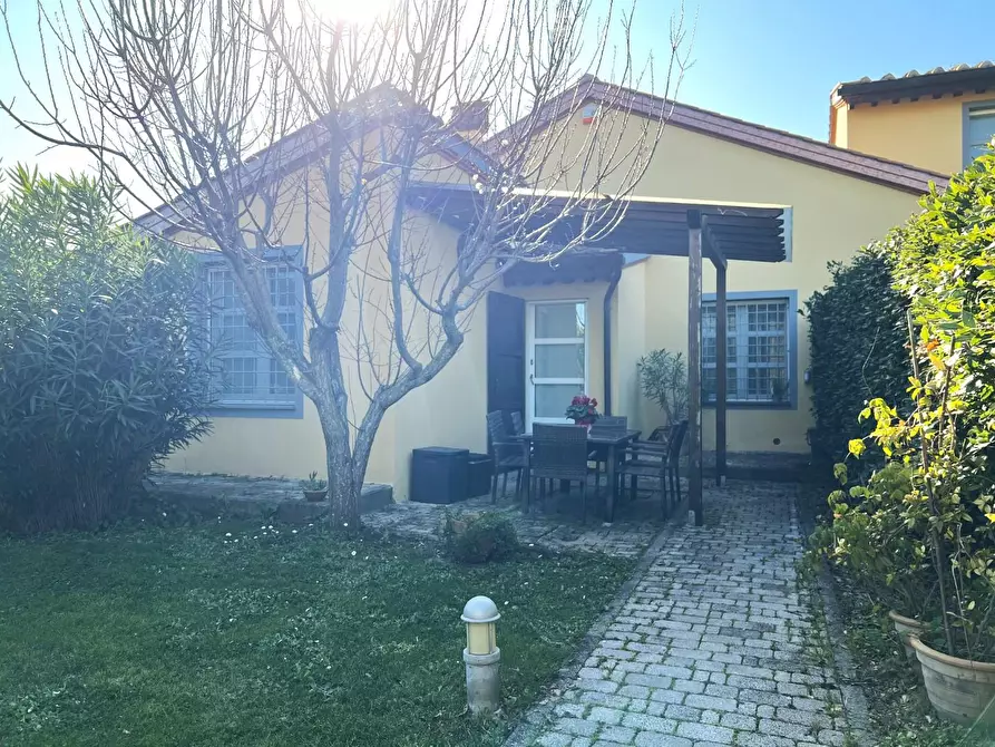 Immagine 7 di Villetta a schiera in vendita  a San Giuliano Terme