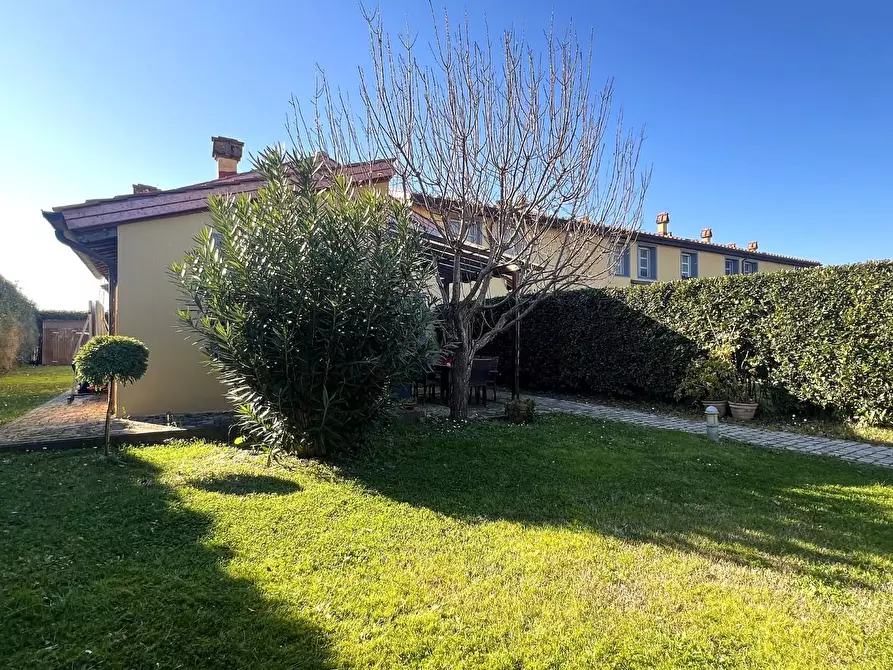 Immagine 9 di Villetta a schiera in vendita  a San Giuliano Terme