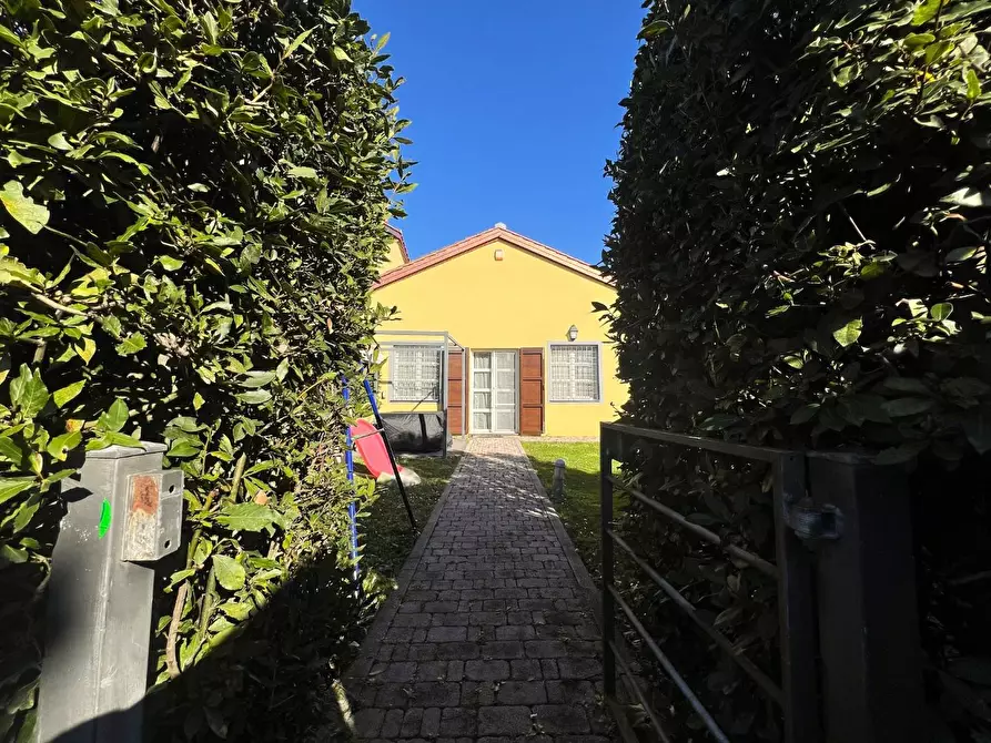 Immagine 1 di Villetta a schiera in vendita  a San Giuliano Terme