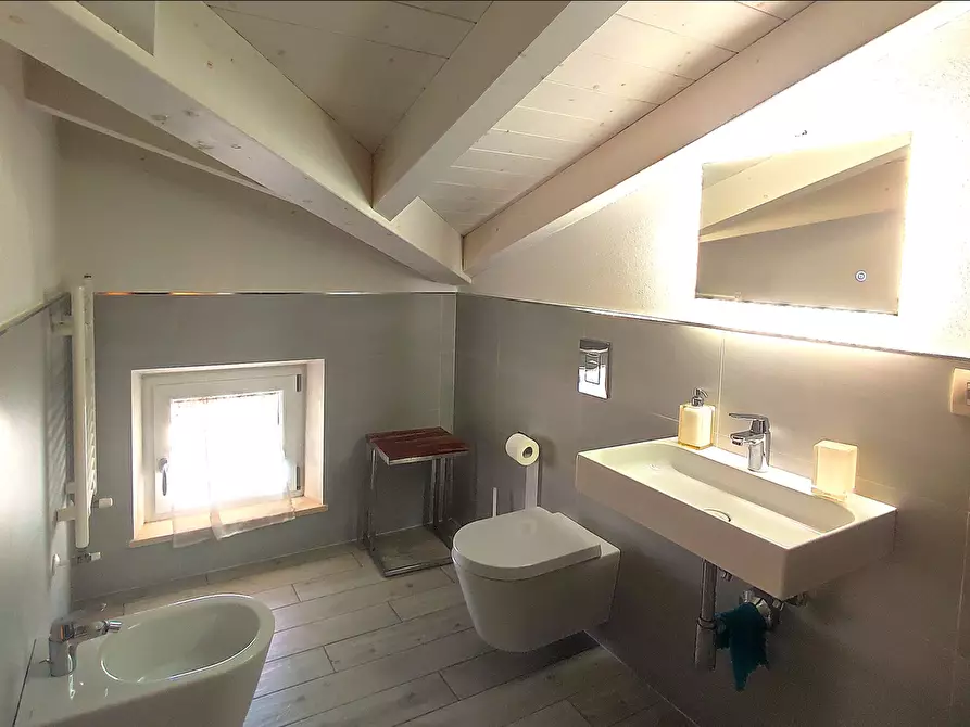 Immagine 5 di Villa in vendita  a Montignoso