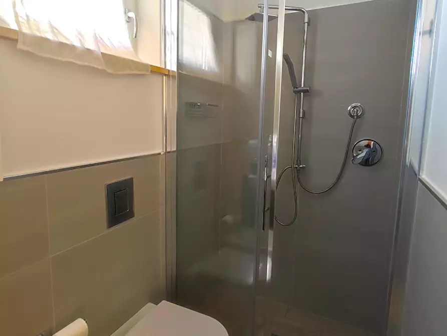 Immagine 4 di Villa in vendita  a Montignoso