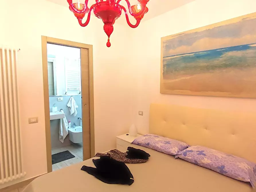 Immagine 8 di Villa in vendita  a Montignoso