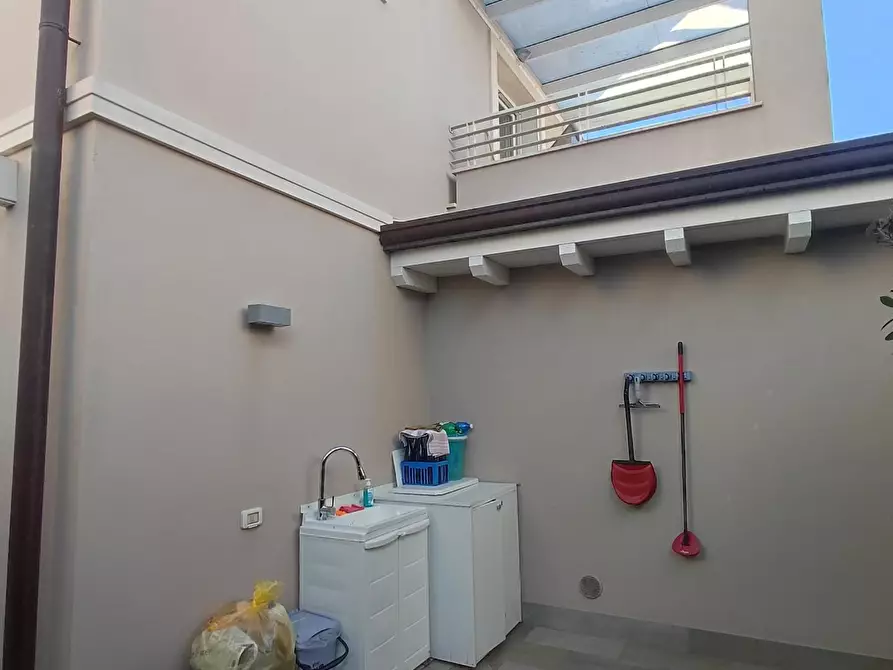 Immagine 19 di Villa in vendita  a Montignoso