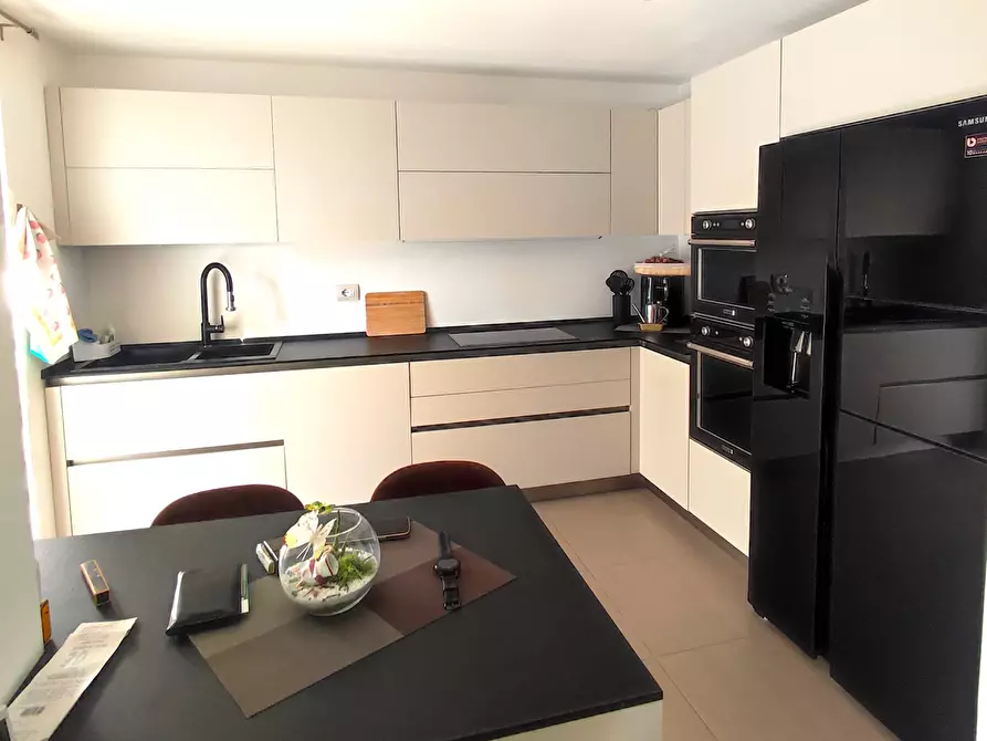 Immagine 11 di Villa in vendita  a Montignoso