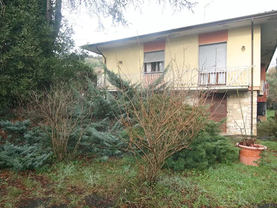 Immagine 2 di Casa indipendente in vendita  a Carrara