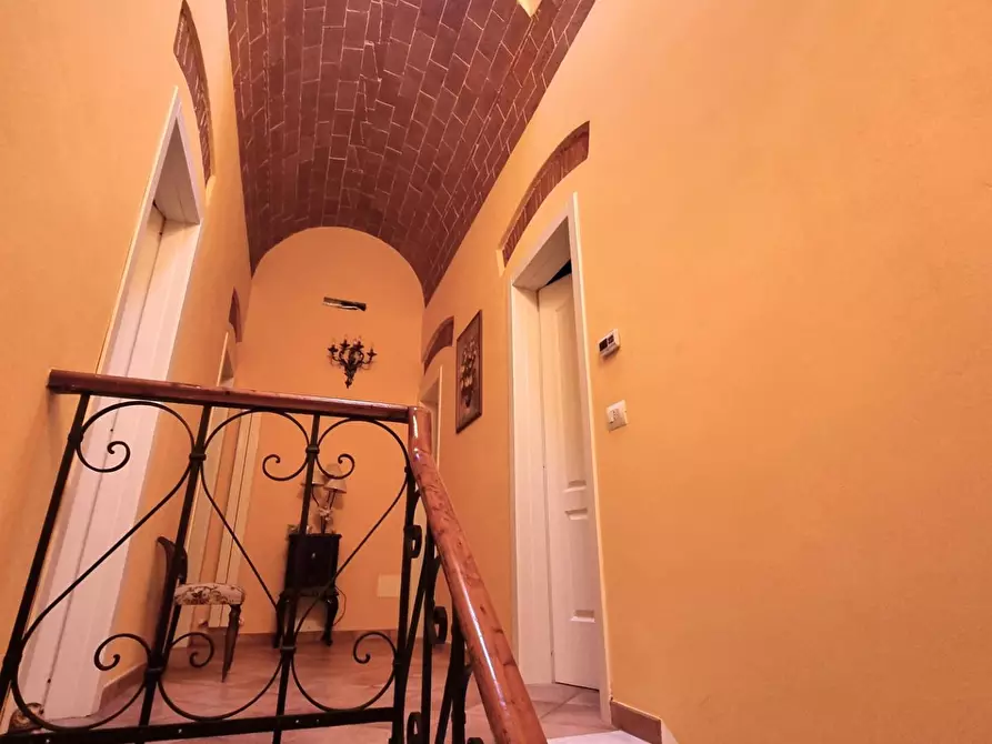Immagine 17 di Villa in vendita  a Viareggio
