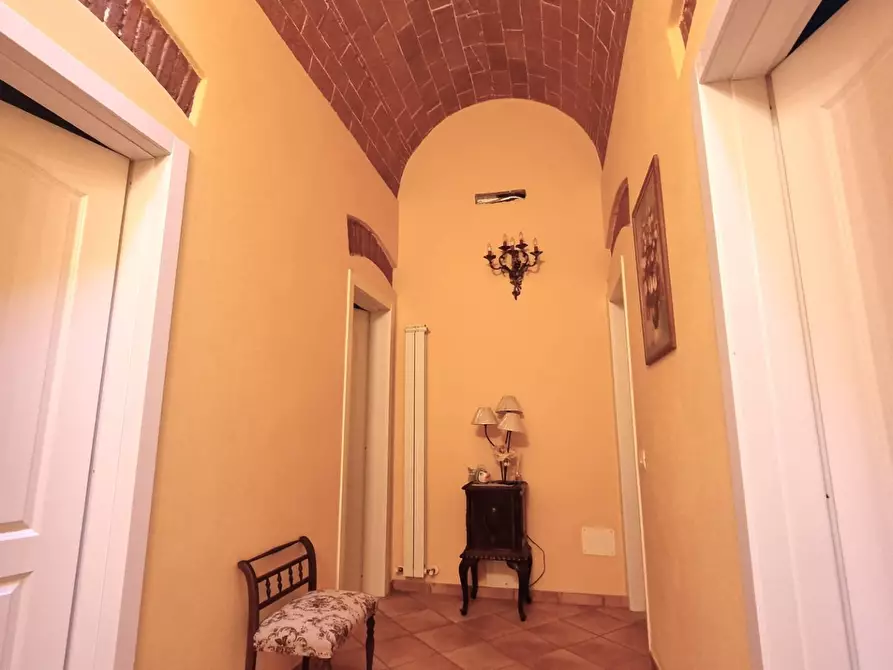 Immagine 21 di Villa in vendita  a Viareggio