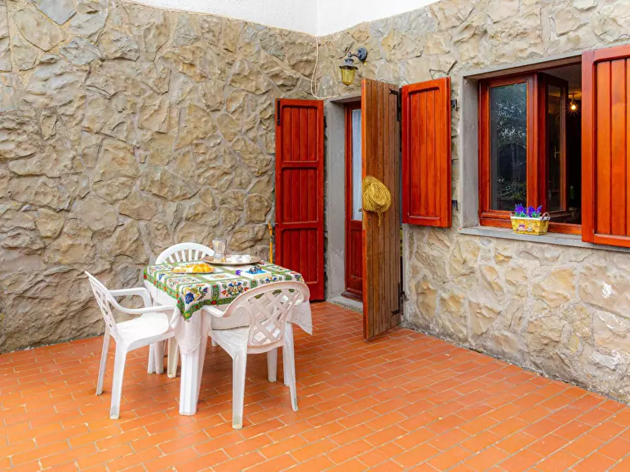 Immagine 5 di Casa semindipendente in vendita  a Zeri