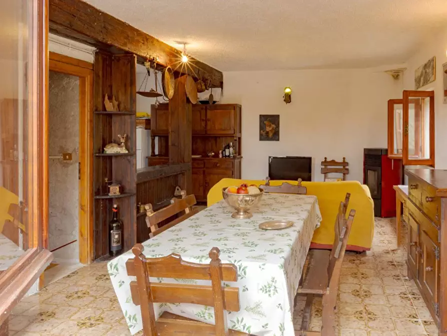 Immagine 3 di Casa semindipendente in vendita  a Zeri