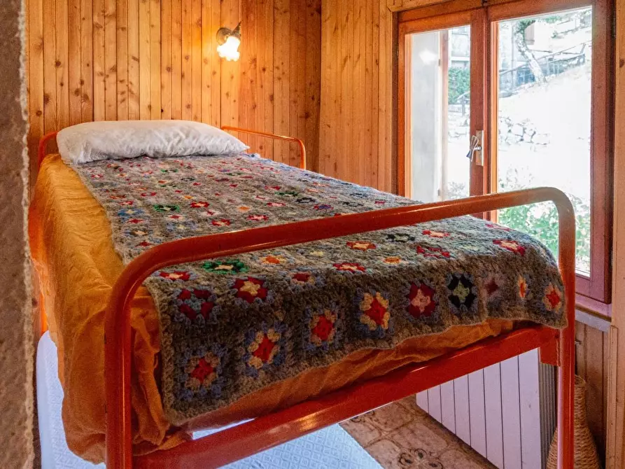 Immagine 12 di Casa semindipendente in vendita  a Zeri