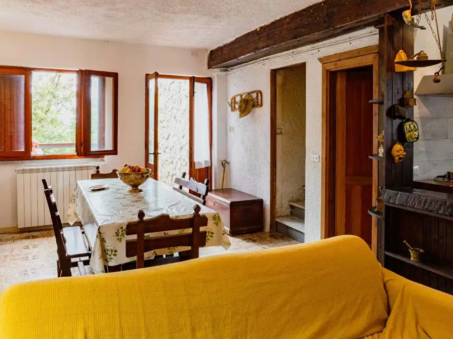 Immagine 2 di Casa semindipendente in vendita  a Zeri