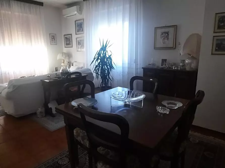 Immagine 21 di Villa in vendita  a Monteriggioni