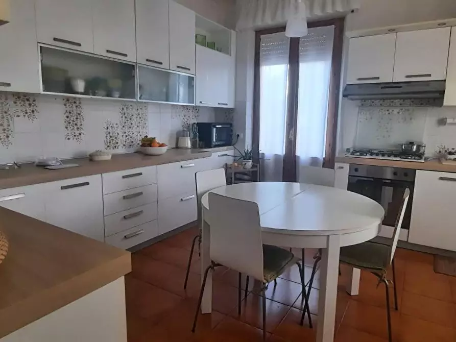 Immagine 5 di Villa in vendita  a Monteriggioni