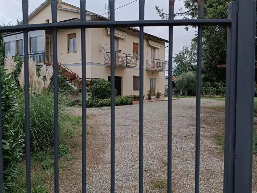 Immagine 3 di Villa in vendita  a Monteriggioni