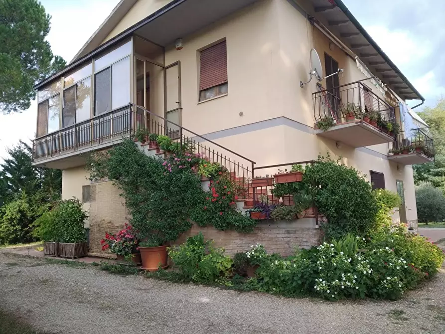 Immagine 1 di Villa in vendita  a Monteriggioni