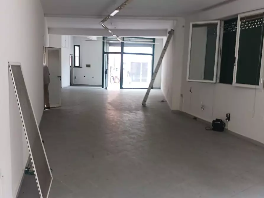 Immagine 1 di Locale commerciale in affitto  a Ponsacco