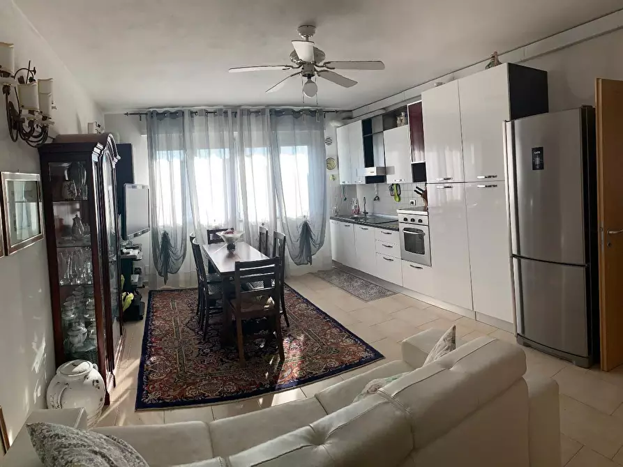 Immagine 1 di Appartamento in vendita  a Pontedera