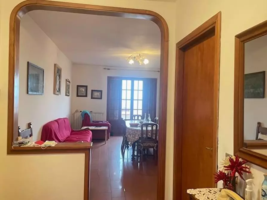 Immagine 15 di Casa bifamiliare in vendita  a Massa