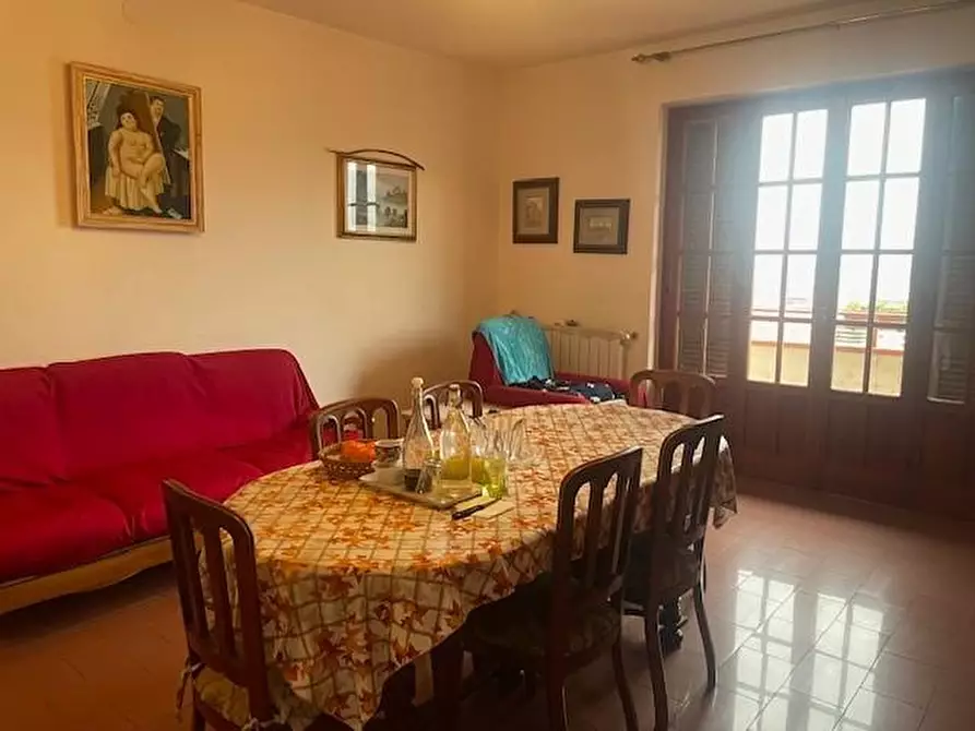 Immagine 17 di Casa bifamiliare in vendita  a Massa