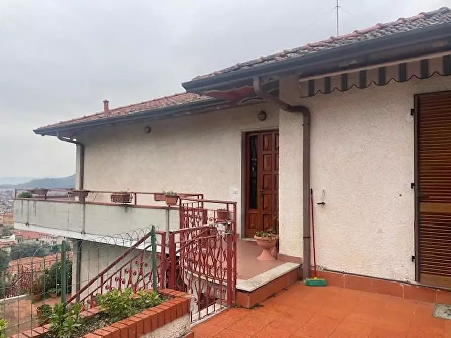 Immagine 3 di Casa bifamiliare in vendita  a Massa
