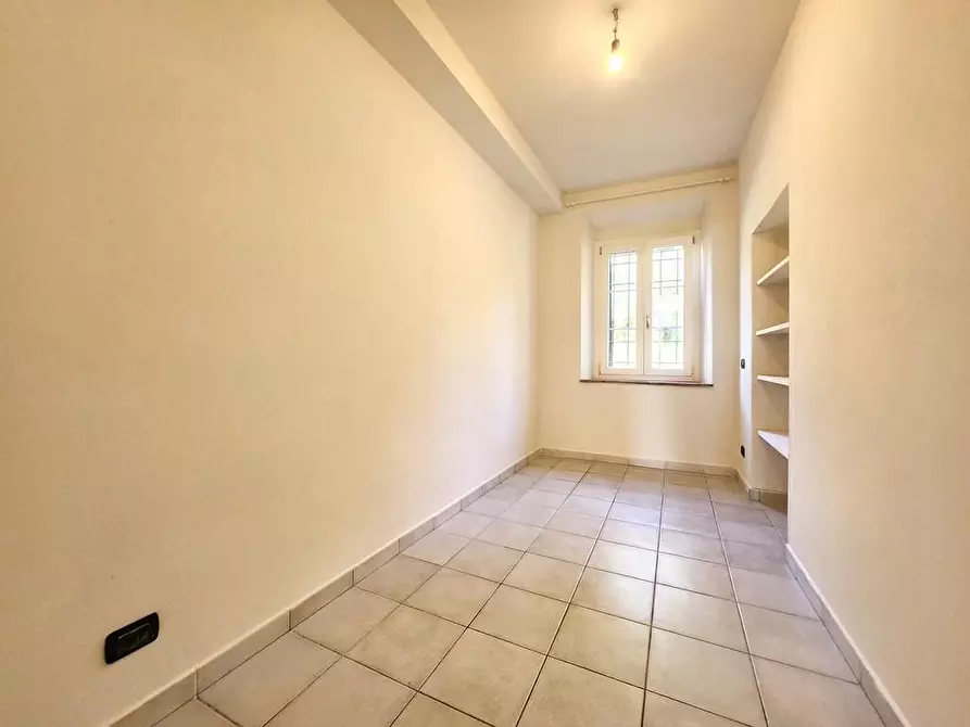 Immagine 46 di Porzione di casa in vendita  a Lucca