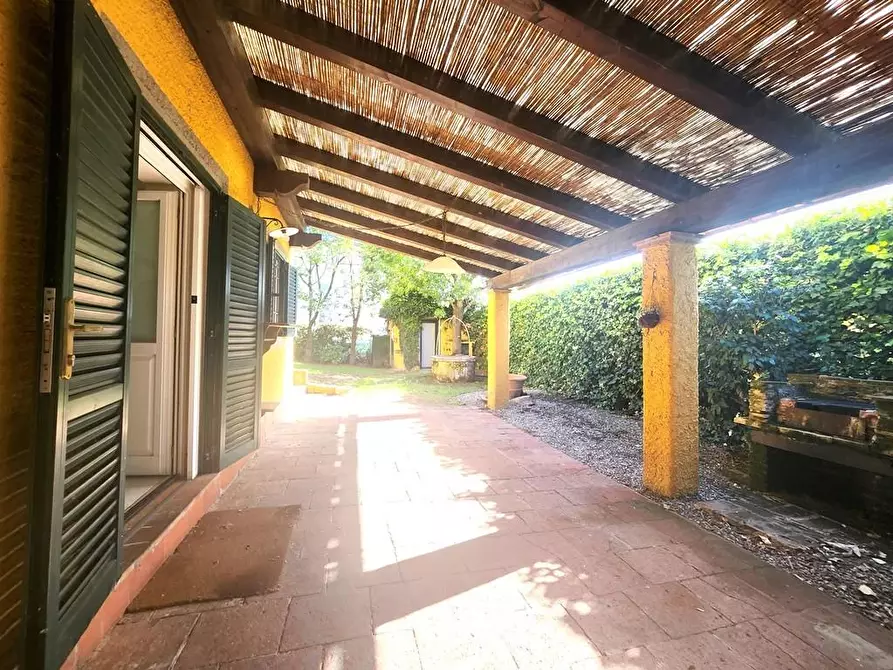 Immagine 14 di Porzione di casa in vendita  a Lucca