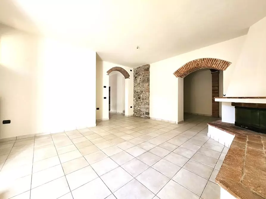 Immagine 17 di Porzione di casa in vendita  a Lucca