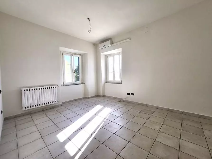 Immagine 40 di Porzione di casa in vendita  a Lucca