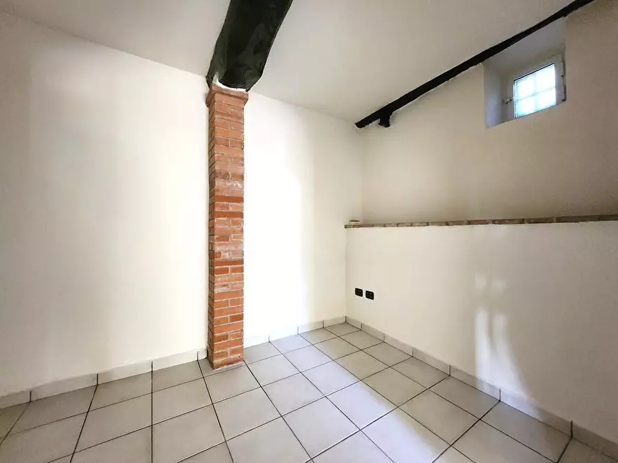 Immagine 23 di Porzione di casa in vendita  a Lucca