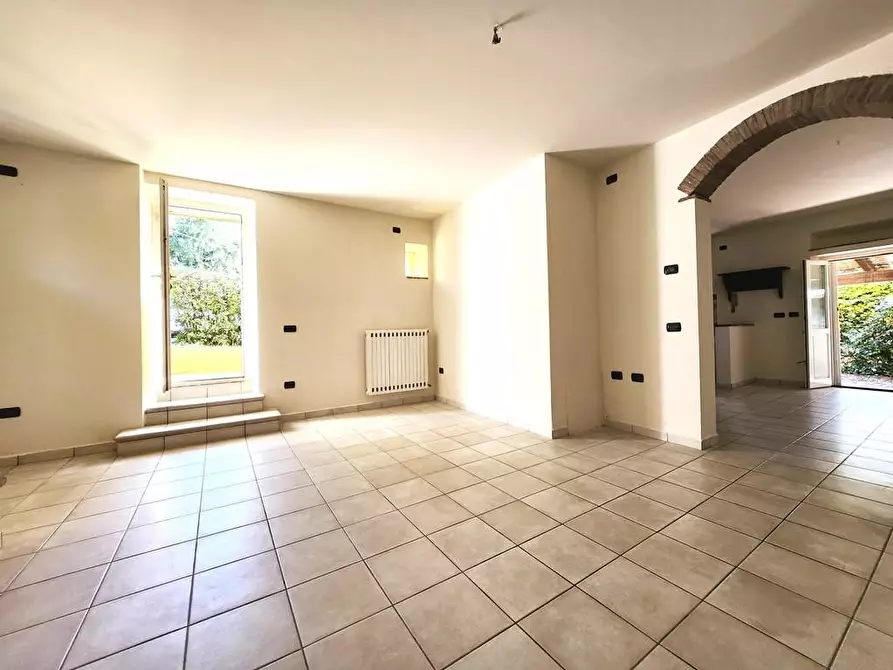 Immagine 19 di Porzione di casa in vendita  a Lucca