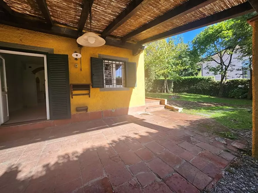 Immagine 13 di Porzione di casa in vendita  a Lucca