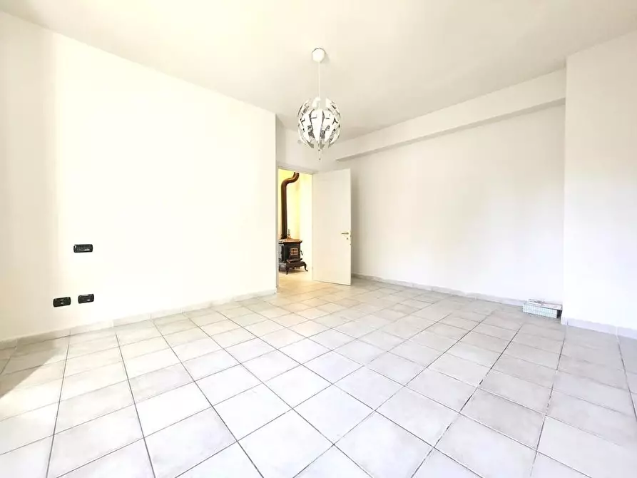 Immagine 42 di Porzione di casa in vendita  a Lucca