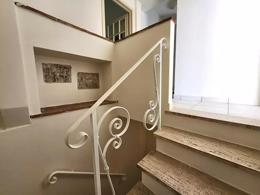Immagine 34 di Porzione di casa in vendita  a Lucca
