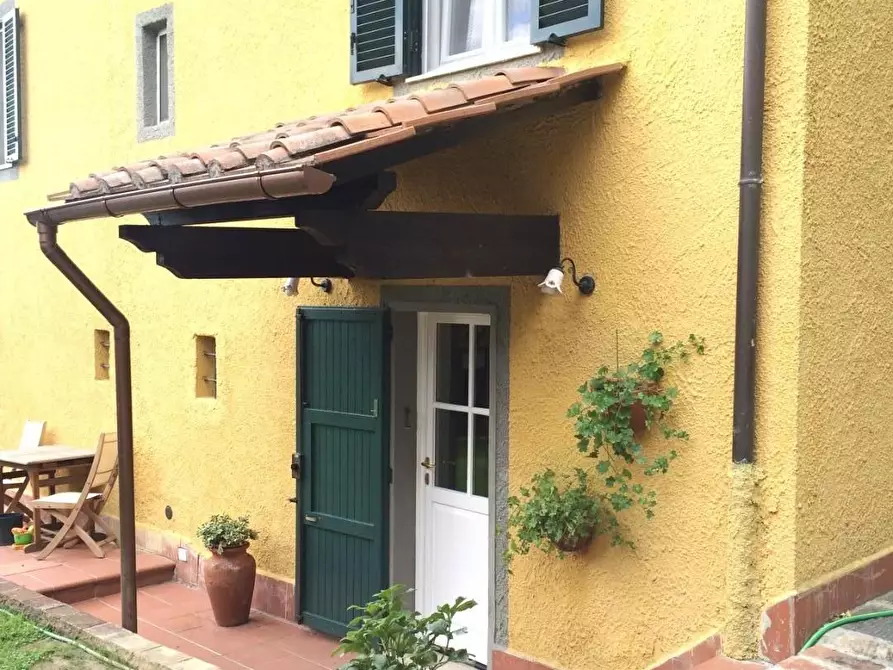 Immagine 5 di Porzione di casa in vendita  a Lucca