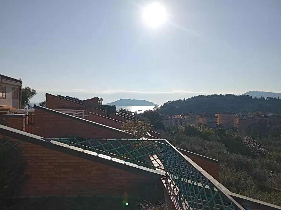 Immagine 1 di Appartamento in vendita  a Lerici