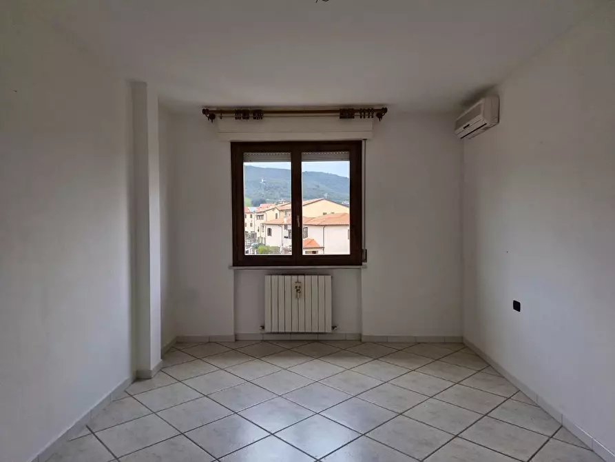 Immagine 2 di Appartamento in vendita  a Campiglia Marittima