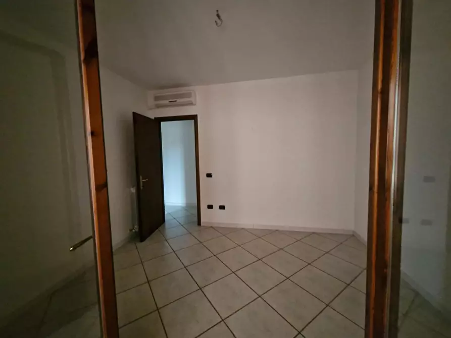 Immagine 13 di Appartamento in vendita  a Campiglia Marittima