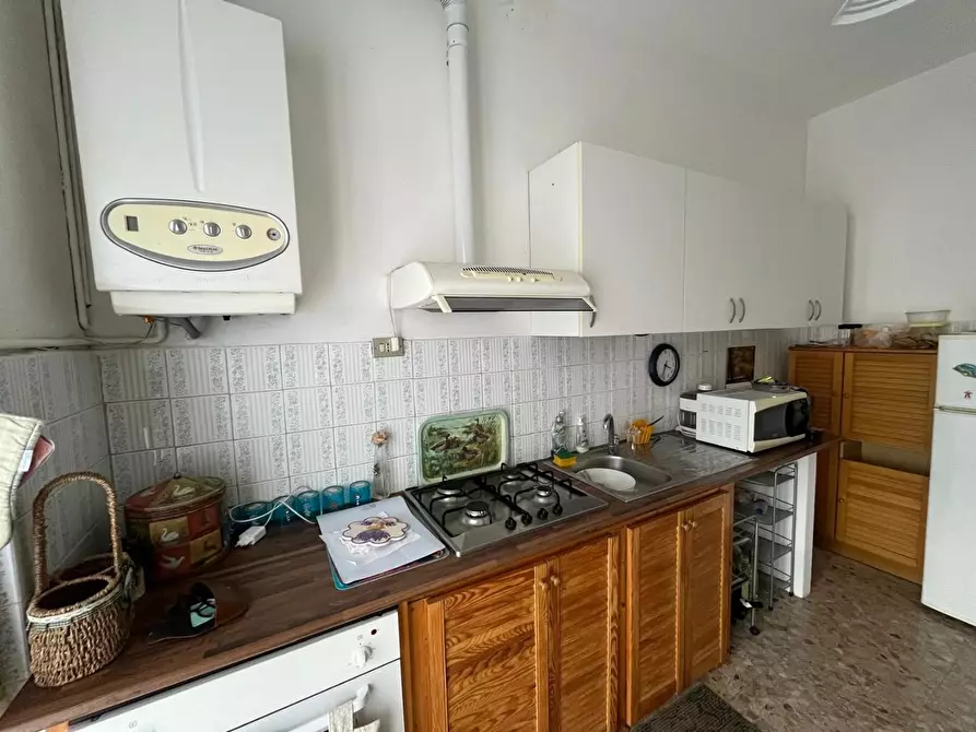 Immagine 2 di Appartamento in vendita  a Lerici