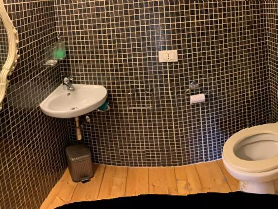 Immagine 13 di Appartamento in vendita  a Pisa