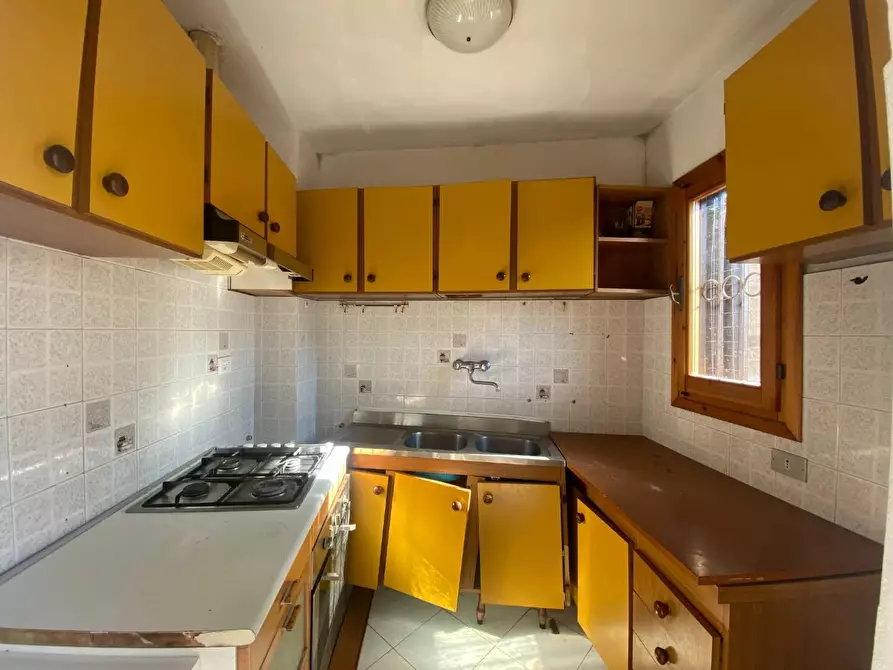 Immagine 10 di Appartamento in vendita  a Santa Maria A Monte