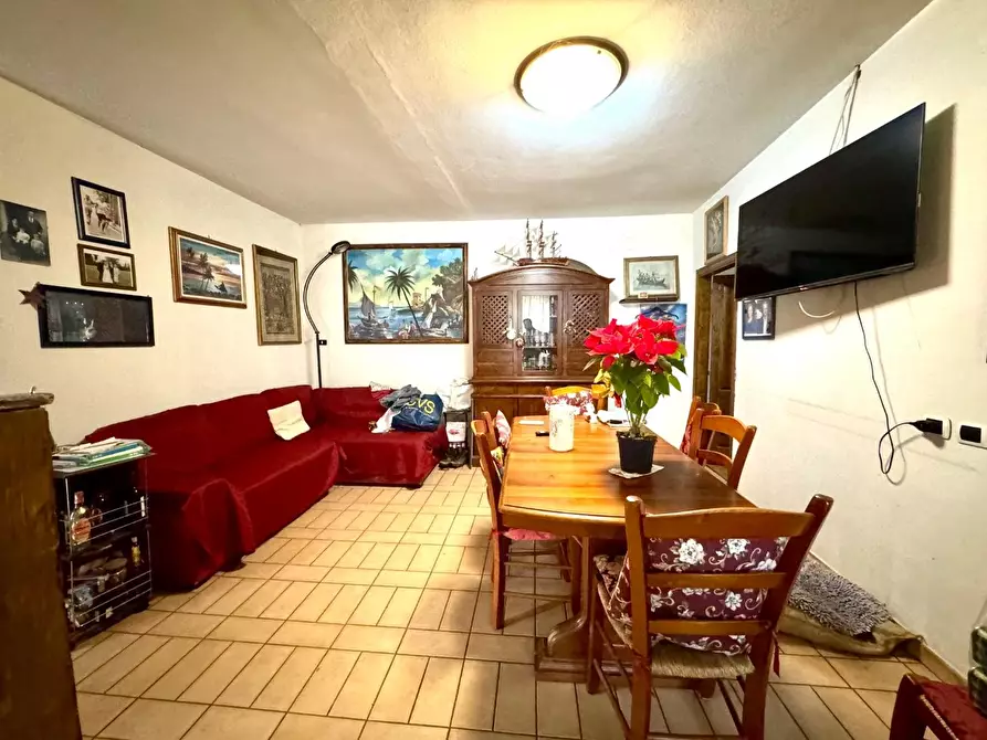 Immagine 12 di Rustico / casale in vendita  a Capraia E Limite