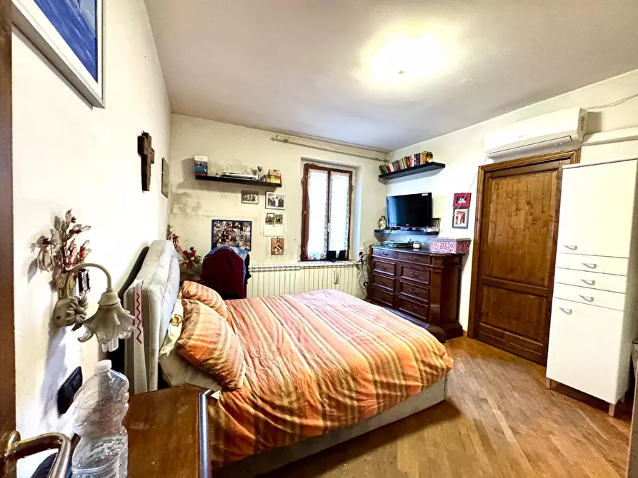 Immagine 34 di Rustico / casale in vendita  a Capraia E Limite