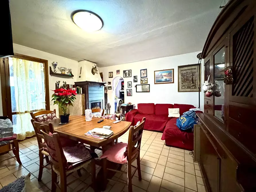 Immagine 11 di Rustico / casale in vendita  a Capraia E Limite