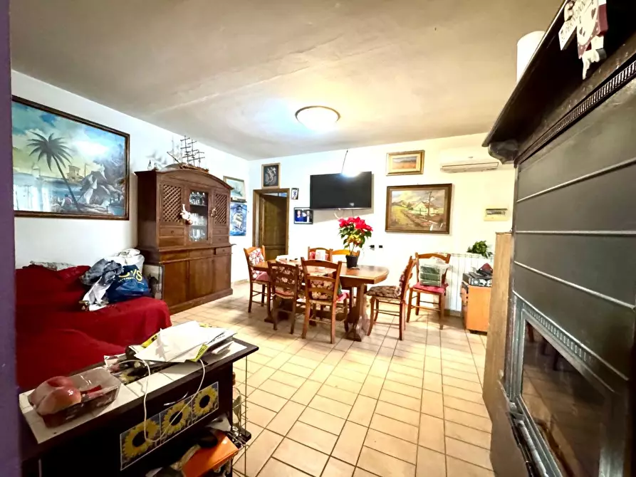 Immagine 28 di Rustico / casale in vendita  a Capraia E Limite