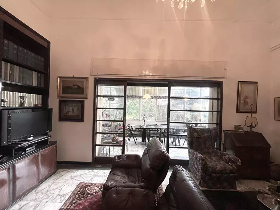 Immagine 15 di Villa in vendita  a Livorno