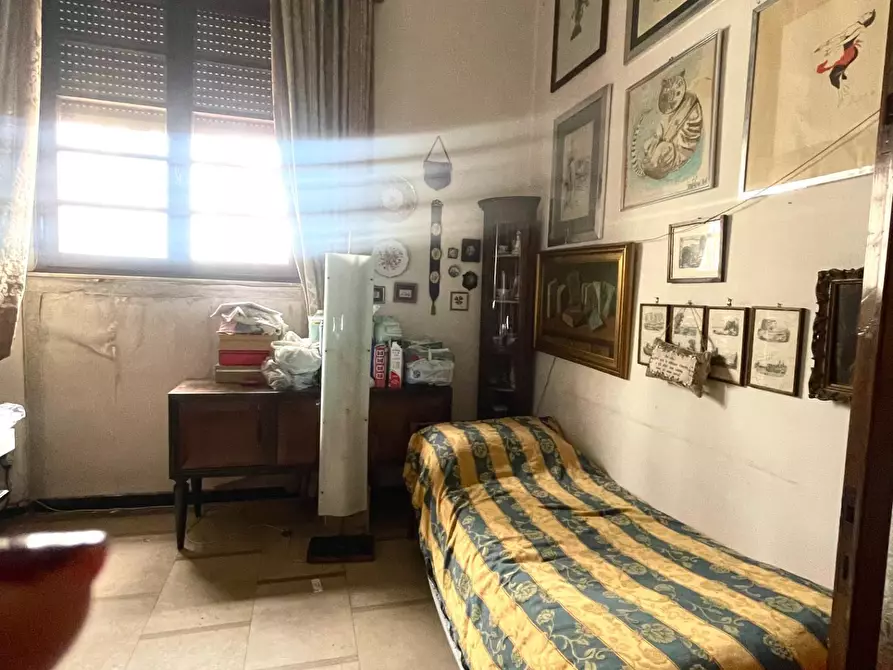 Immagine 10 di Villa in vendita  a Livorno